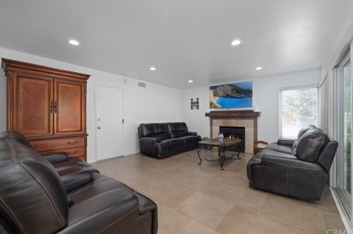 1373 Cody Ct, Upland CA  91786-2123 exterior