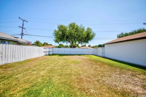 10307 Park St, Bellflower CA  90706-6028 exterior