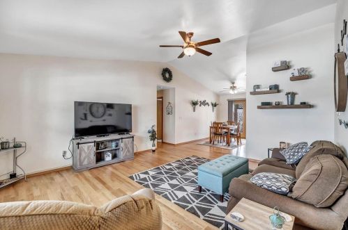 3154 Eastbreeze Ln, Green Bay, WI 54311-7604