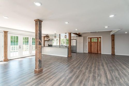70 Peep Toad Rd, Killingly CT  06239-1522 exterior