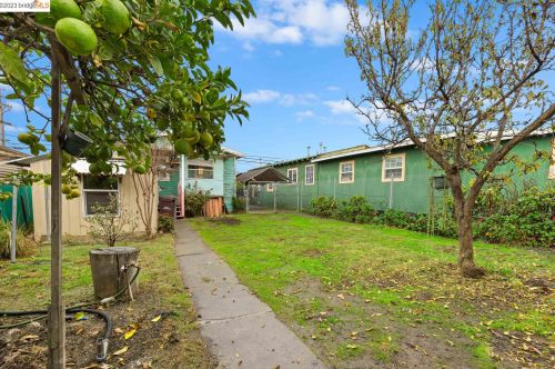 9825 E St, Oakland CA  94603-2339 exterior