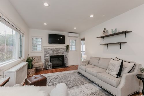 37 Edwards Pl, Huntington Station NY  11746-1013 exterior