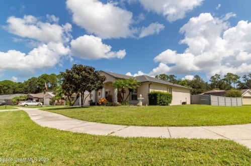 5202 Yaupon Holly Dr, Cocoa, FL 32927-3425