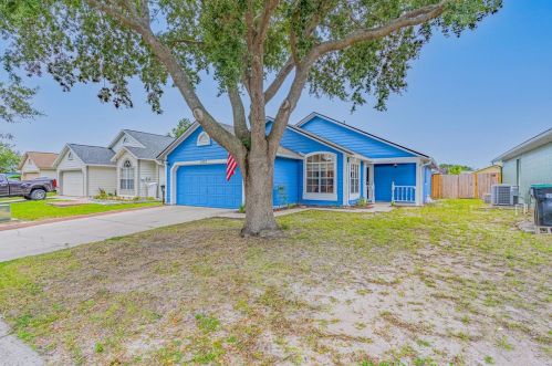 2772 Delcrest Dr, Orlando, FL 32817-2668