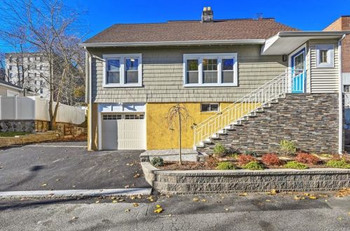 4 Homewood Rd, Mount Vernon, NY 10553-1010