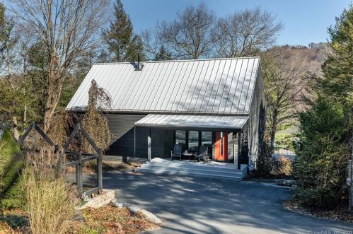 29 Ledgewood Dr, Sherman CT  06784-2040 exterior