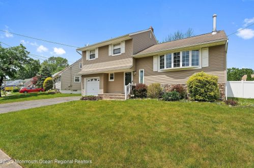 118 Bentley Ave, Old Bridge, NJ 08857-1336