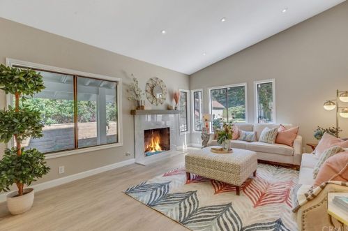 924 Avenida Loma Vis, San Dimas CA  91773-4067 exterior