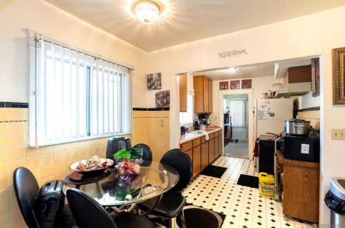 446 30th St, San Diego CA  92102-4124 exterior