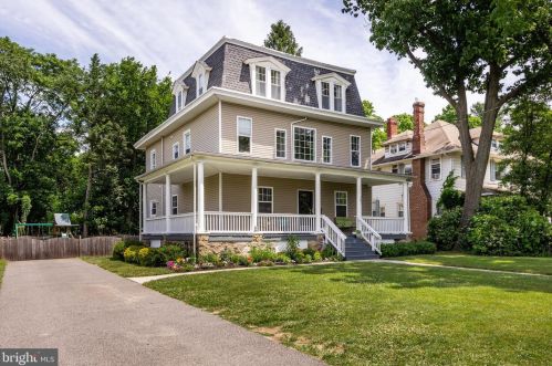 207 Maple Ave, Camden, NJ 08109-2619