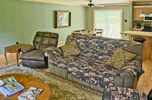 36 Pidgeon Hill Rd, Wantage NJ  07461-2729 exterior