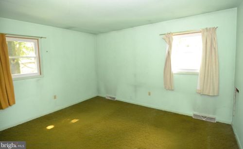 517 Wayne Dr, Navy Sup Dpt PA  17055-4985 exterior