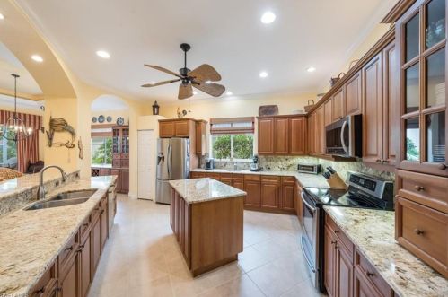 412 Chartwell Pl, Naples, FL 34110-7040