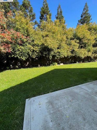 810 Wiegand Way, Liberty Farms, CA 95620-4532