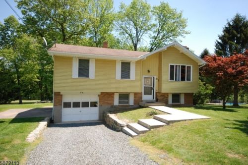 72 Pequest Rd, Oxford, NJ 07863-3214