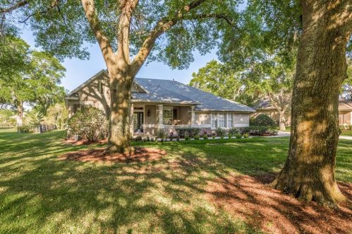 19734 Prince Benjamin Dr, Lutz, FL 33549-5004