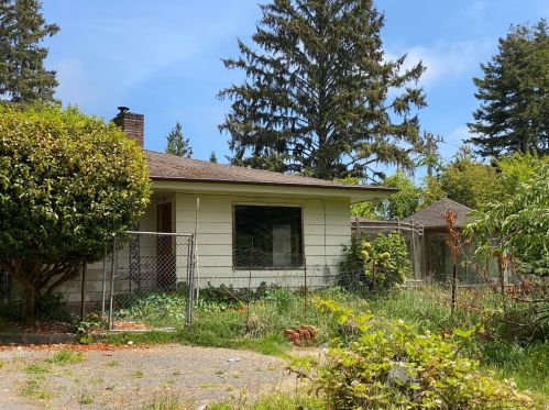 2277 Bank Rd, Mckinleyville, CA 95519-9218