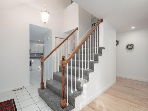 17 Atherton Ln, Amherst NH  03031-3064 exterior