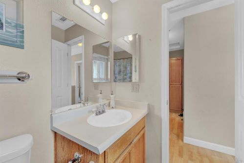 1718 Lindo St, Benicia CA  94510-2338 exterior