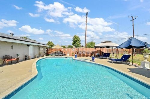 12785 Roswell Ave, Chino CA  91710-3043 exterior