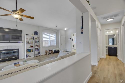 885 Turquoise St, Vacaville CA  95687-7810 exterior
