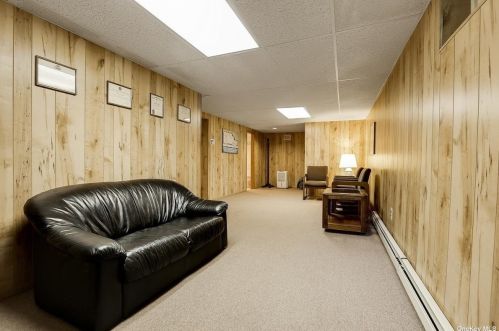 11 Remsen Ct, Mount Sinai NY  11766-1603 exterior