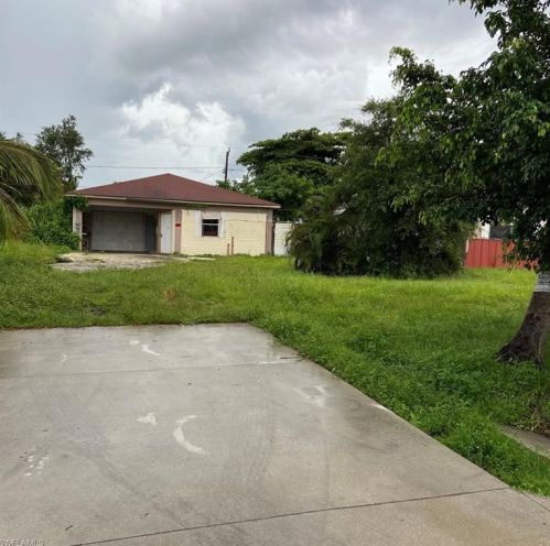 2547 Storter Ave, Naples, FL 34112-6339