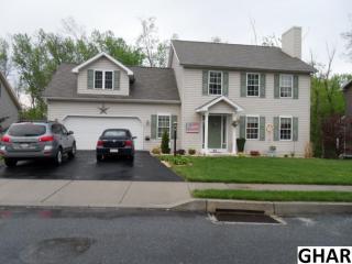 44 Sweet Arrow Dr, Hummelstown, PA 17036-2718