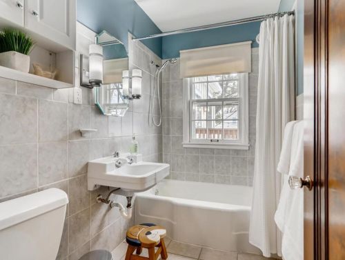 4012 Ewing Ave, Minneapolis MN 55410-1020 exterior