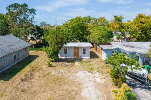 2364 Bayside St, Naples, FL 34112-4822