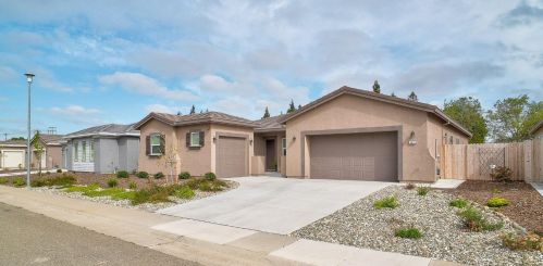 8573 New Mills Ct, Elk Grove, CA 95624-3721
