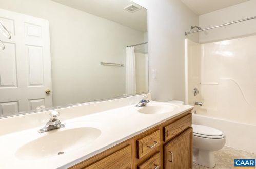 501 Jefferson Dr, Bybee VA 22963-3034 exterior