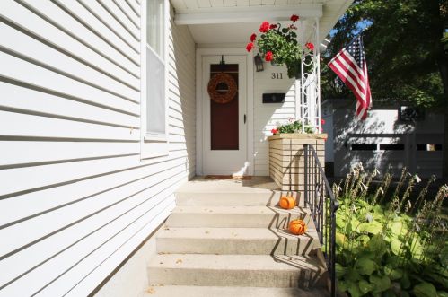 311 Fargo St, Lake Mills WI  53551-1320 exterior