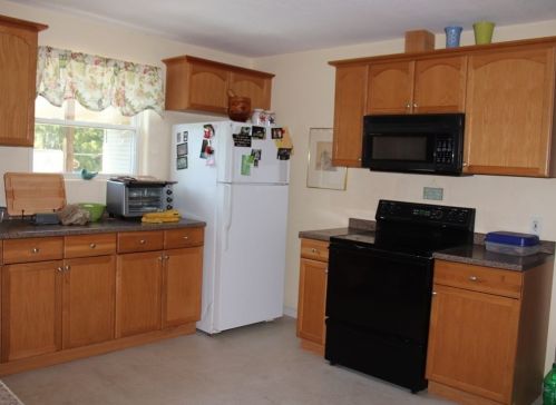 42 Brg St, Monson MA  01057-1208 exterior