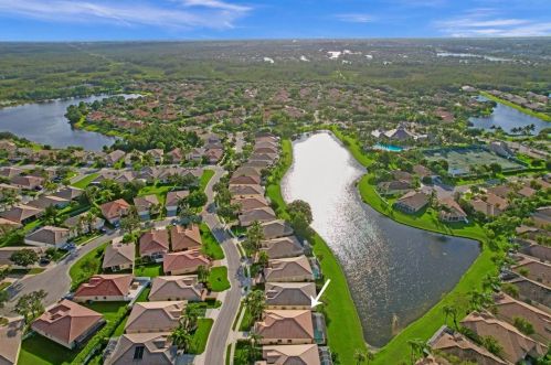 8670 Pine Cay, West Palm Beach FL  33411-5538 exterior