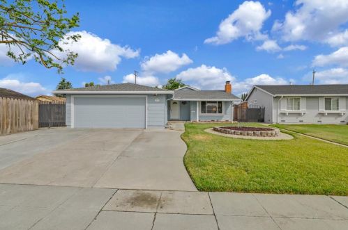 957 Idlewood Dr, San Jose, CA 95121-2717