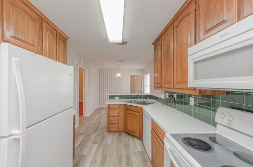 113 Mdw Ln, Denton TX  76207-7409 exterior