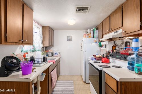 1102 Cheryl Dr, Phoenix AZ 85028-4436 exterior