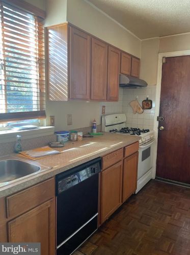 1617 Fort Dupont St, Washington, DC 20020-1052