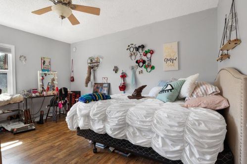 8474 17 Way, Saint Petersburg FL  33702-7235 exterior