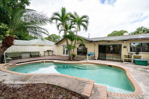 717 Aster Rd, Fort Pierce, FL 34953-2602