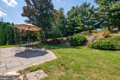 1707 Crossfield Dr, Lancaster PA 17603-6789 exterior