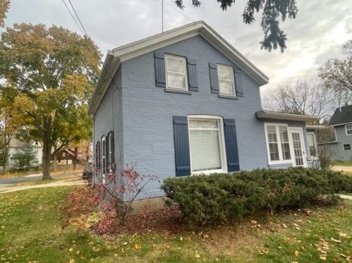 424 Main St, Lake Mills, WI 53551-1139