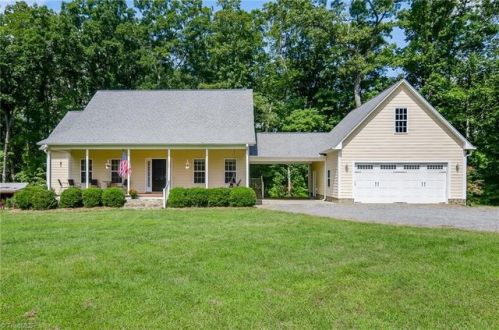 125 Maple Hollow Ln, Germanton, NC 27019-8302