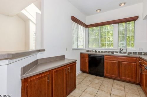 13 Birchwood Rd, Bedminster NJ  07921-1901 exterior