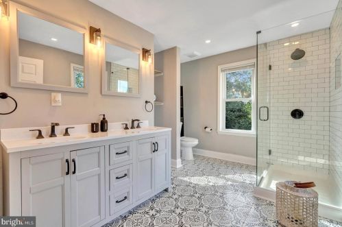 320 Maple Ave, Camden NJ  08109-2622 exterior