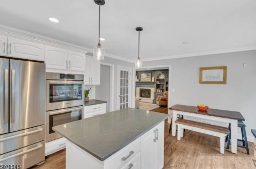 4 Fawn Ln, Martinsville NJ  08836-2368 exterior