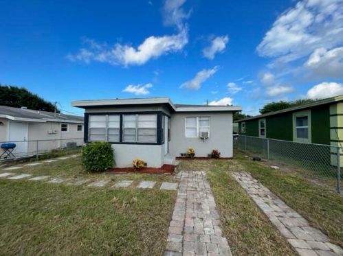 1712 17th St, Fort Pierce, FL 34950-2146
