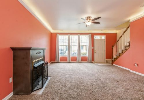 2906 Churchill Ln, Hammond, IN 46322-3565