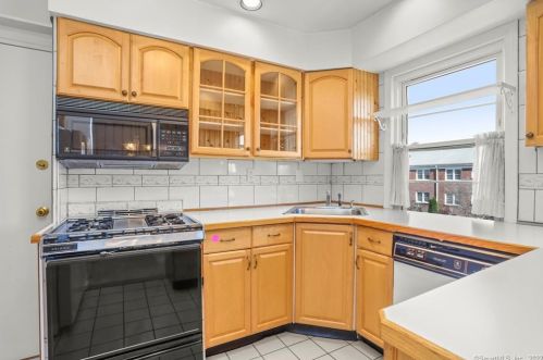 59 Hope St, Stamford, CT 06906-2622
